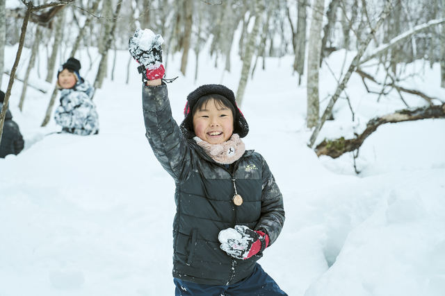 雪の中のじゃがいも発見！